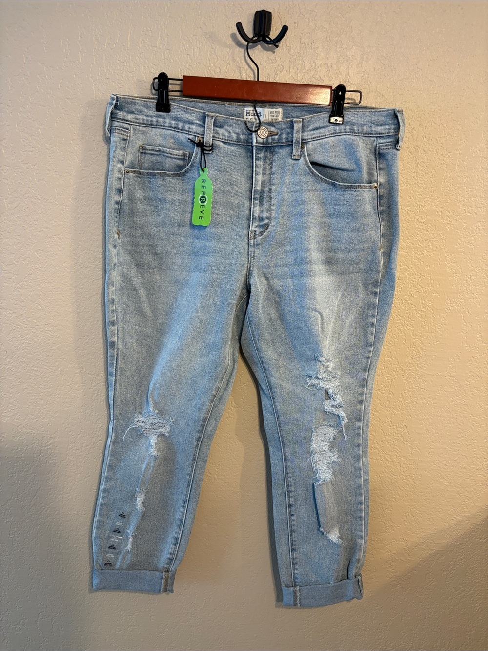 Mudd flx mid rise, vintage skinny juniors size 17 jeans, distressed
